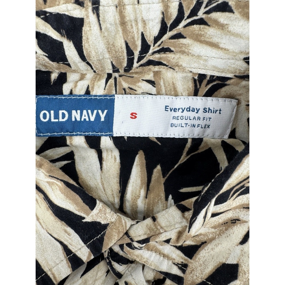 Old Navy Hawaiian Shirt Men's Size S Tropical Beach Floral Aloha - Picture 5 of 9